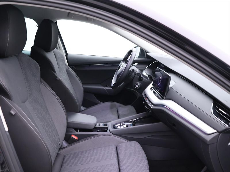 Škoda Octavia 2,0 TDI DSG Clever Matrix DPH - fotka 11 z 29