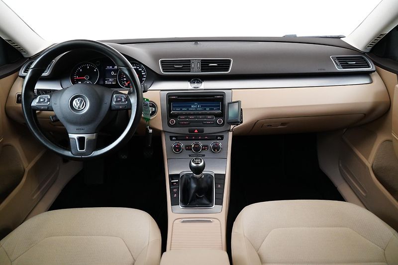 Volkswagen Passat - fotka 5 z 23