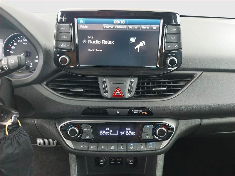 Hyundai i30 (2019) Style 1.4 T-GDI, Automat, Navi - fotka 12 z 19