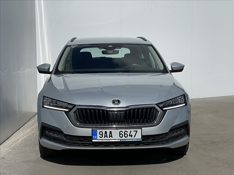 Škoda Octavia 2,0 TDI Combi Ambition Plus - fotka 21 z 22