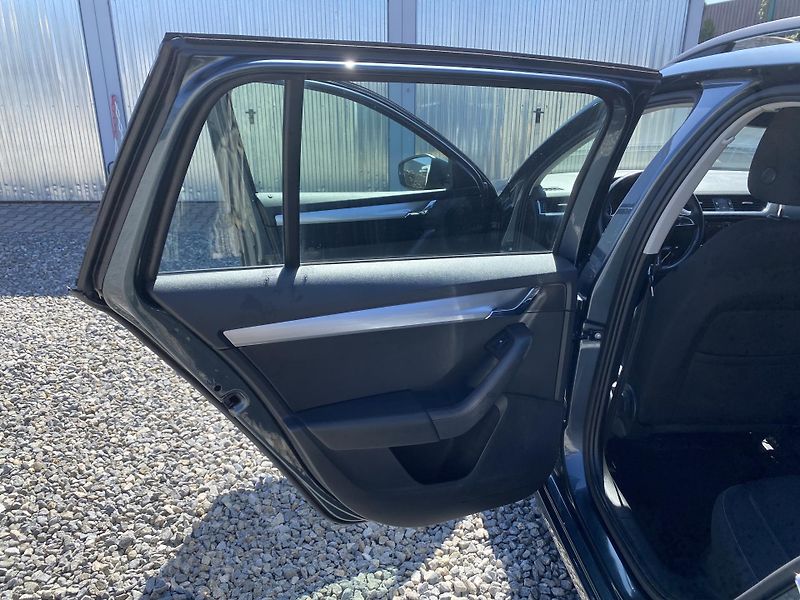 Škoda Octavia 1.6TDi 115PS DSG DPH REZERVACE - fotka 98 z 154