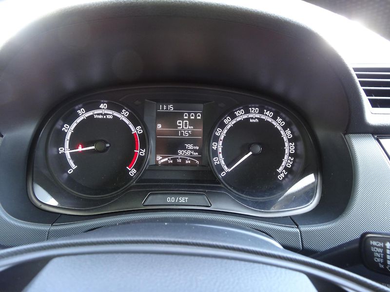 Škoda Fabia 1.0MPi zimní + letní sada kol - fotka 13 z 16