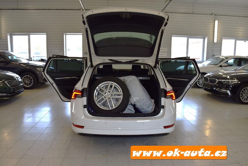 Škoda Octavia 2.0 TDI STYLE PLUS MATRIX DSG  - fotka 22 z 77