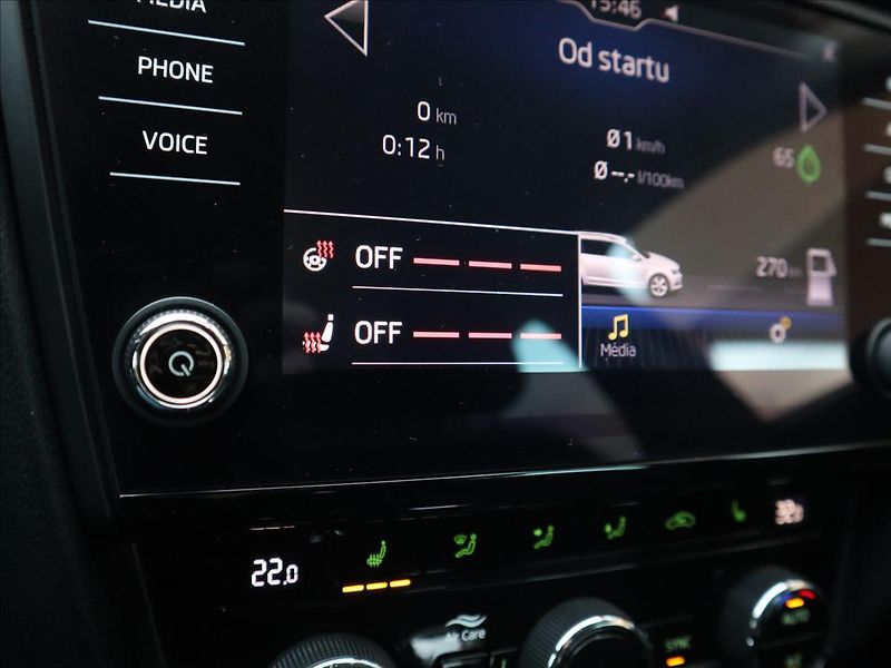 Škoda Octavia 2,0 TDi DSG Style ACC LED - fotka 28 z 41