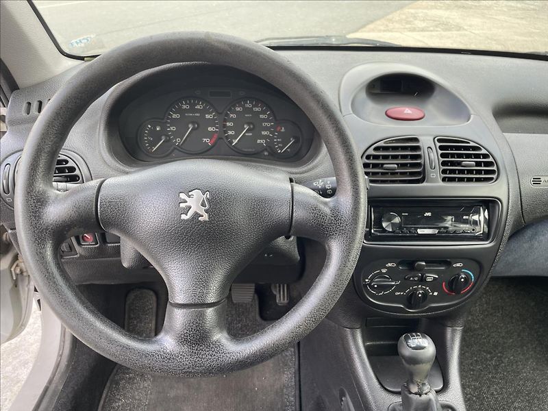 Peugeot 206 1,4i 55kW*tažné*Zachovalé auto - fotka 10 z 36