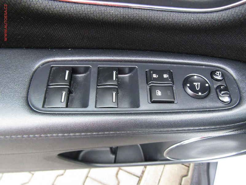 Honda HR-V (2015) 1.5 i CVT, AT, navi - fotka 11 z 20