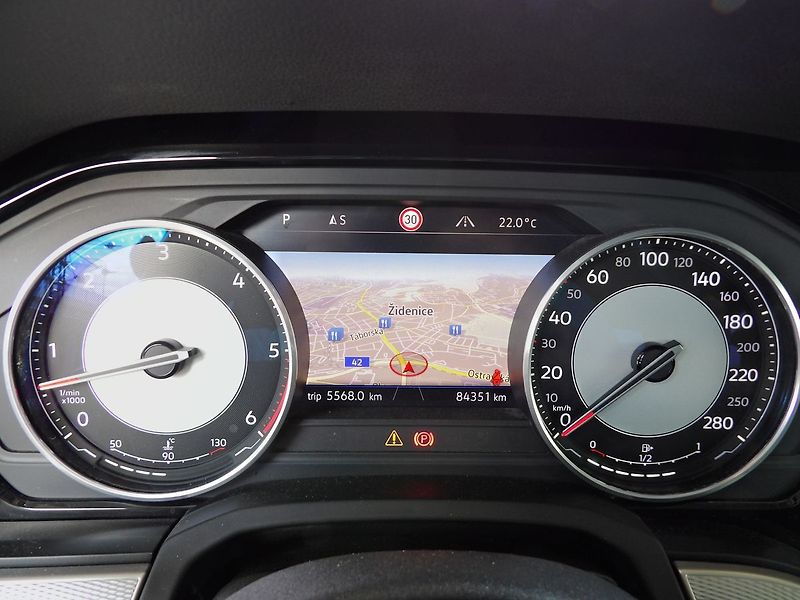 Volkswagen Touareg 3.0TDI V6 8°AT 4x4 Tažné ČR - fotka 16 z 35