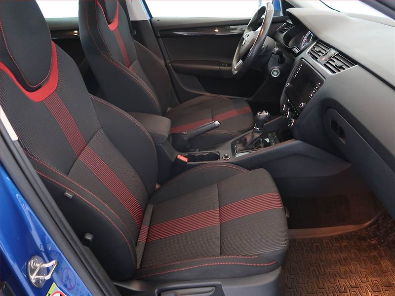 Škoda Octavia (2019) Style 1.6 TDI, Automat, Navi - fotka 9 z 14