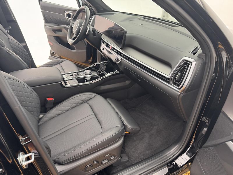 Kia Sorento 2.2d*143kw*4x4*DPH*Pano* - fotka 21 z 50