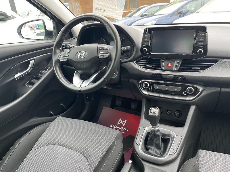 Hyundai i30 1.6d NEHAV-NAVI-DPH-po STK! ČR - fotka 27 z 43