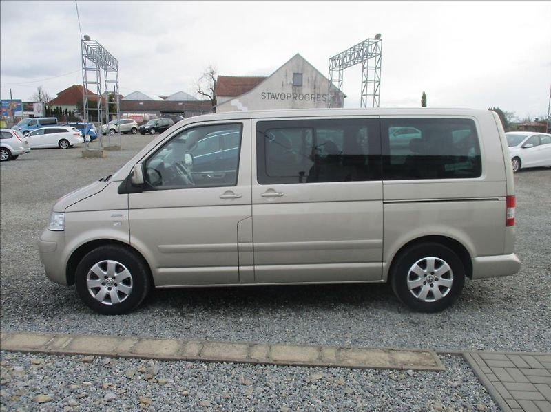 Volkswagen Multivan 2,5 TDI,4x4,aut.klima,servis, - fotka 5 z 38