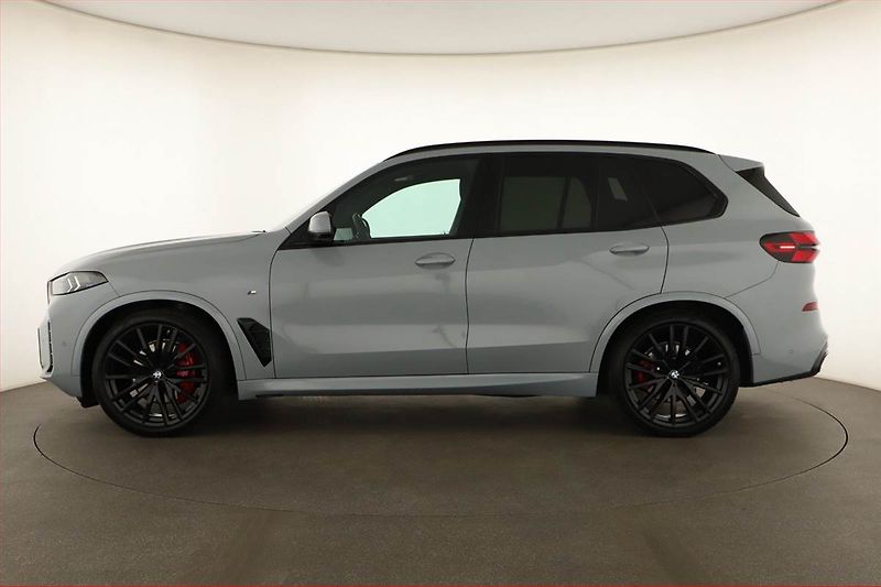 BMW X5 (2025) xDrive40i, M PAKET, DPH - fotka 3 z 30