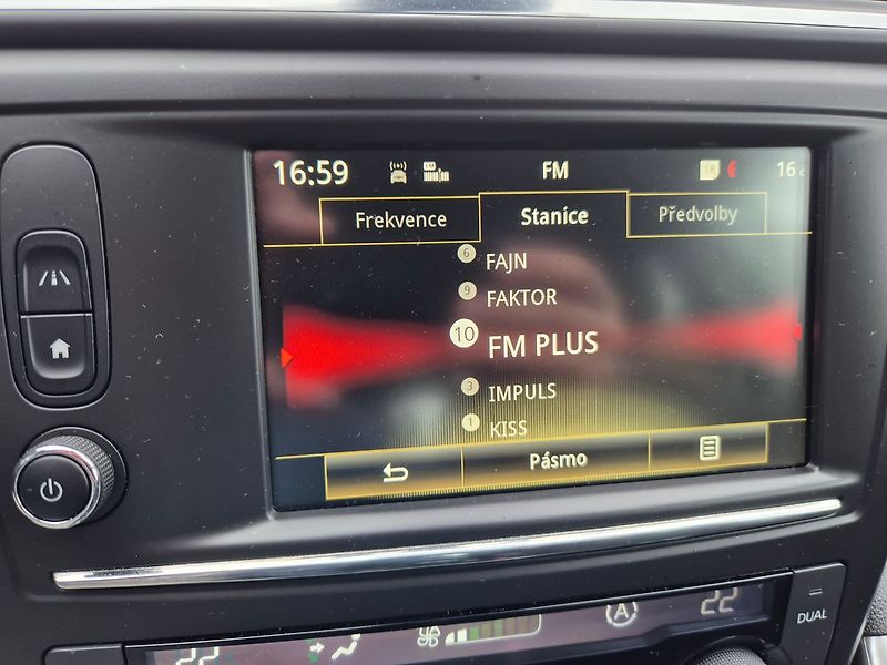 Renault Kadjar 1.2Tce 96kW, perfektní stav - fotka 17 z 26