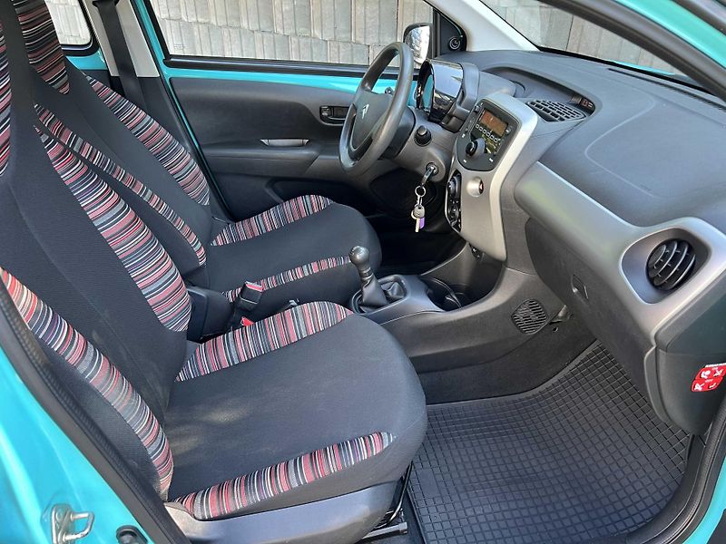 Citroën C1 1.0 VTi 51 kW 1.MAJ SERVISKA - fotka 6 z 13