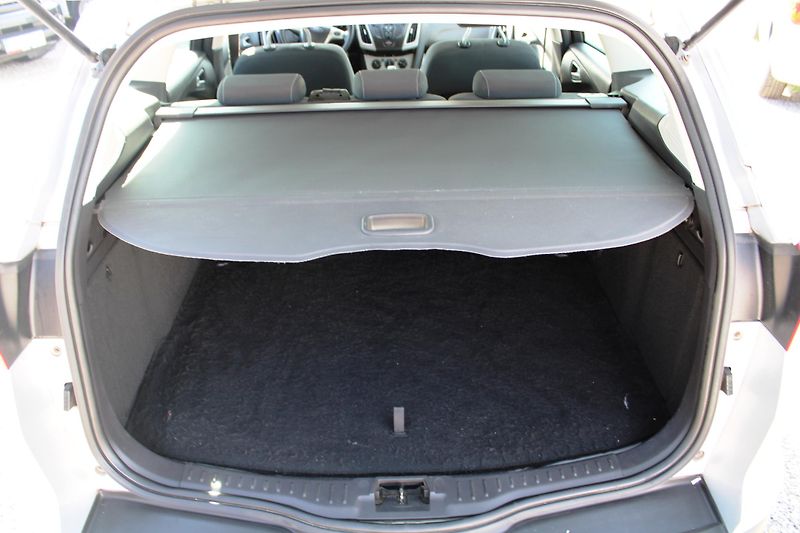 Ford Focus (2012) 1,6i KLIMA EL.OKNA PDC ESP - fotka 11 z 16