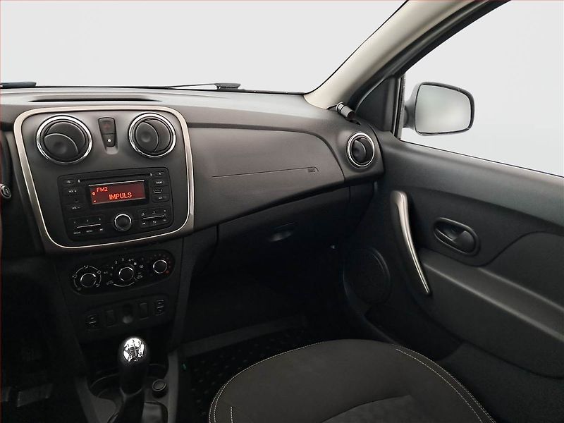 Dacia Logan (2016) 1.2 16V - fotka 8 z 16