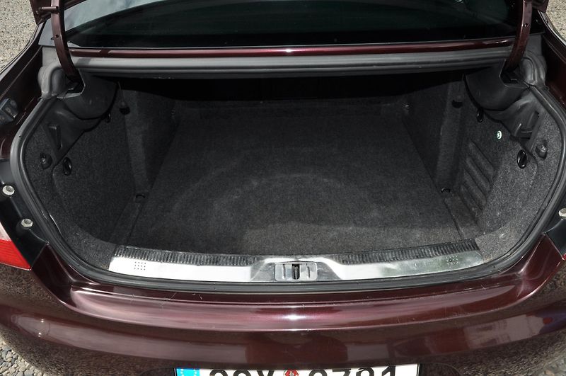 Škoda Superb II 2.0TDi 103kW Elegance  - fotka 9 z 20
