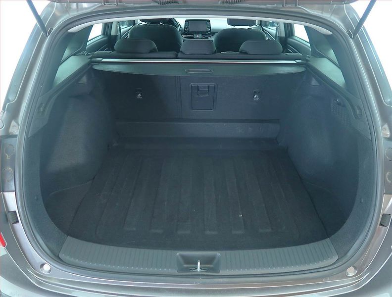 Hyundai i30 (2023) Smart 1.0 T-GDI - fotka 14 z 22