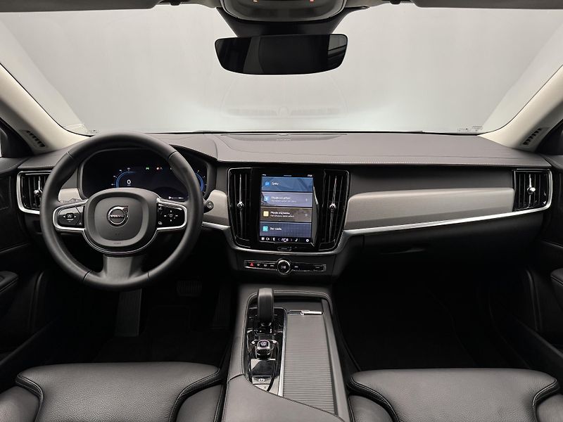 Volvo V90 B5 AWD PLUS DARK REZERVACE - fotka 2 z 36