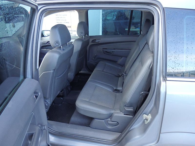 Opel Zafira 1.9 CDTI 16V 110 kW AUTOMAT - fotka 7 z 16