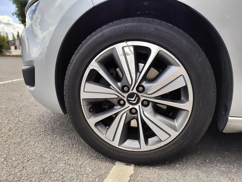 Citroën Grand C4 Picasso (2014) - fotka 32 z 34