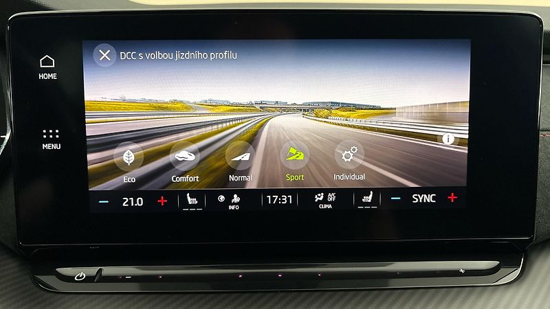 Škoda Octavia 2.0 TSI DSG RS Combi - fotka 30 z 31