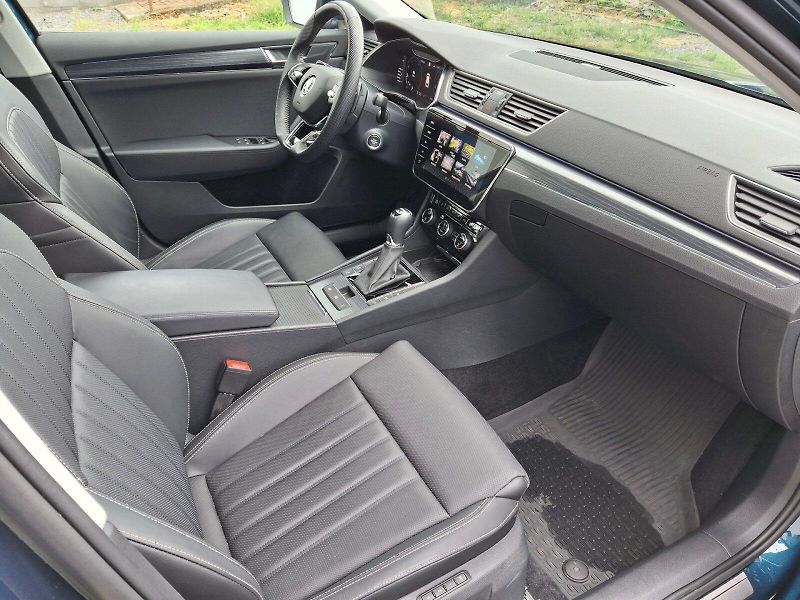 Škoda Superb (2023) Combi Style Extra DSG 4x4 2,0T - fotka 14 z 35