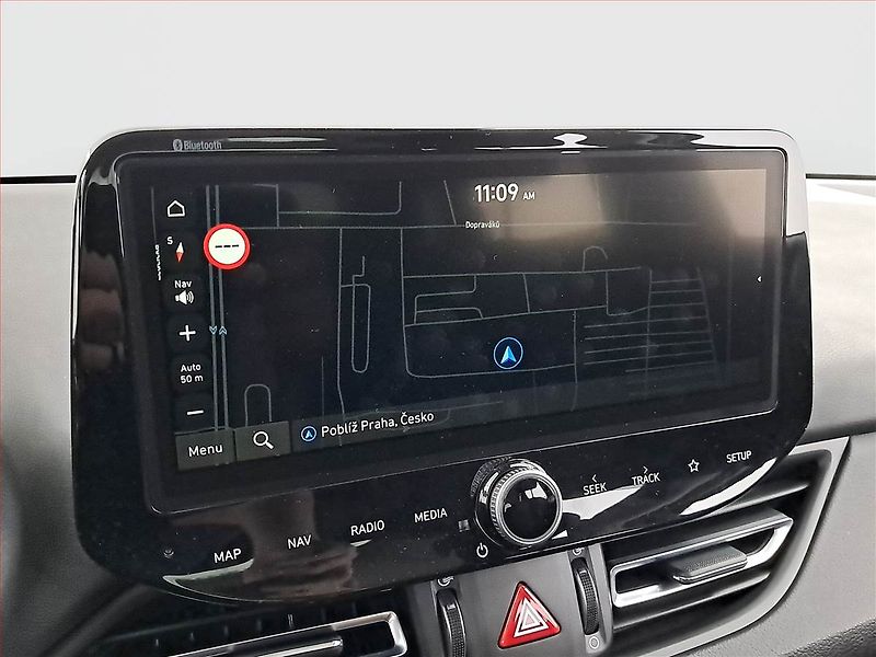Hyundai i30 (2023) Smart 1.5 T-GDI MHEV, ČR,1.maj - fotka 13 z 20