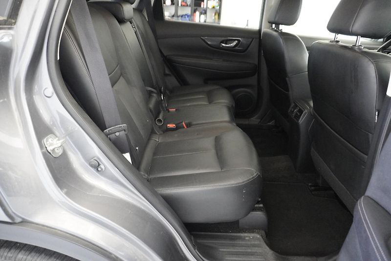 Nissan X-Trail  DIG-T 1,3i TEKNA  AUTOMAT - fotka 32 z 32