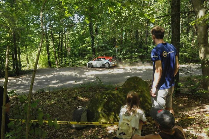 V rámci přípravy na víkendový 53. ročník Barum Czech Rally Zlín absolvovala třicítka pilotů úterní test na trati Ludkovice - Biskupice.
