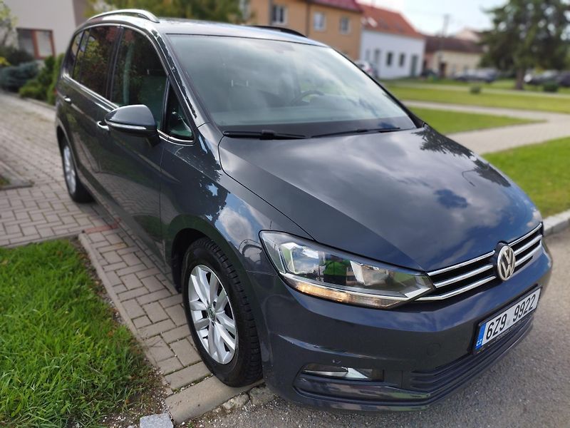 Volkswagen Touran 1,6 TDI  - fotka 2 z 29
