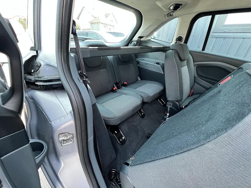 Ford Grand C-MAX 1.6HDi 7MÍST ČR odp.DPH - fotka 27 z 41
