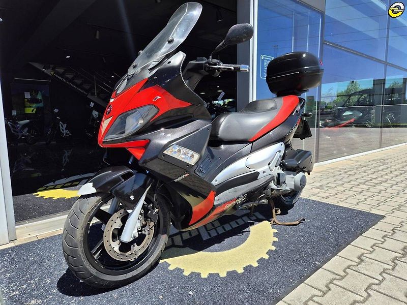 Aprilia SR Max 300 (2012) - fotka 8 z 23
