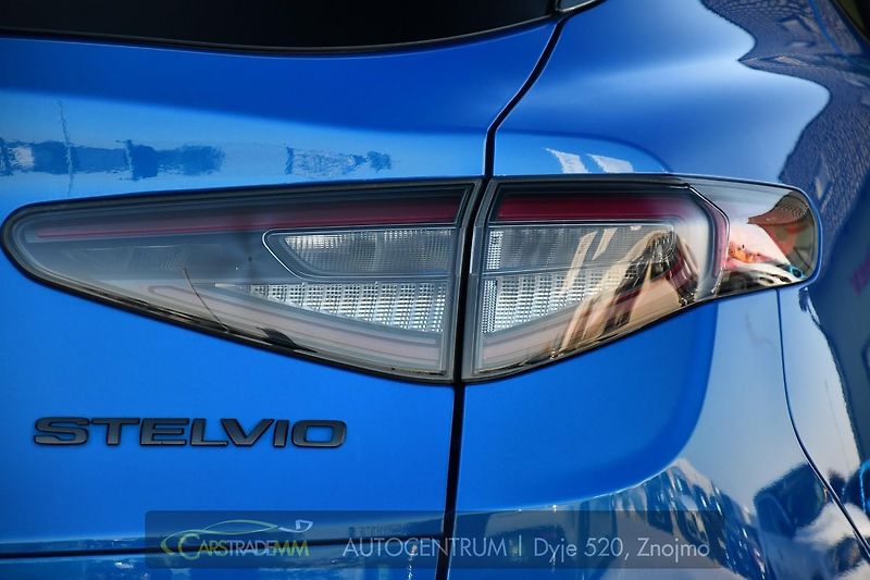 Alfa Romeo Stelvio 2.0 Turbo 16V 206kW Veloce AT8 - fotka 42 z 45