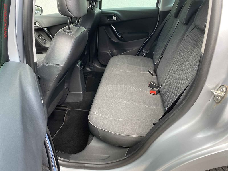 Citroën C3 (2016) 1.2 PT, Exclusive, navi - fotka 10 z 17