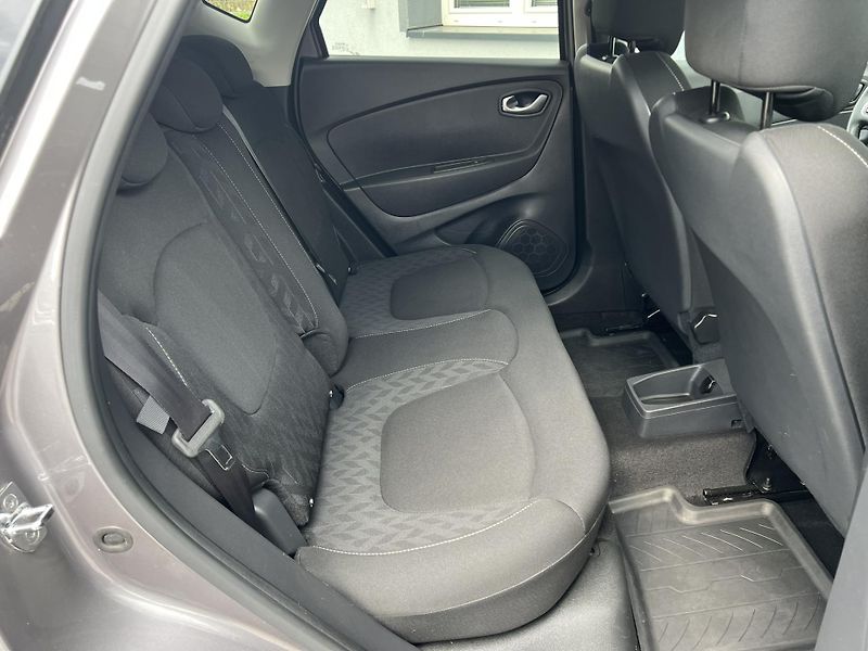 Renault Captur (2020) 1.3TCe 96kW LIMITED  - fotka 10 z 22