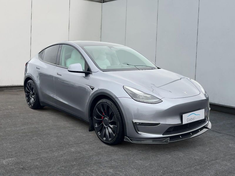 Tesla Model Y (2023) PERFORMANCE 393kW DPH  - fotka 7 z 15