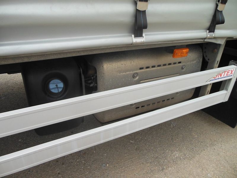 DAF CF 320, D-Hollandia 1500 kg, 19 P - fotka 12 z 34