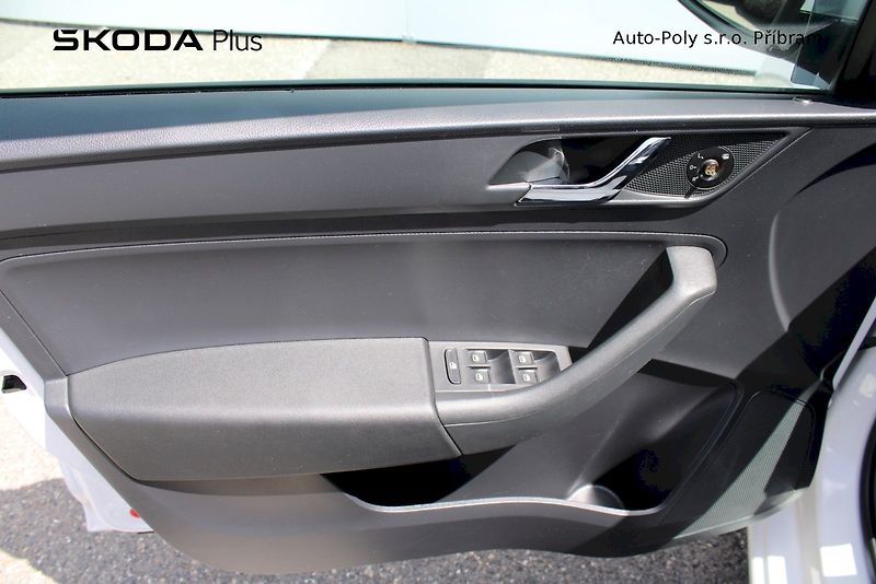 Škoda Rapid (2014) Ambition Plus 1.6TDI / 66kW 5° - fotka 9 z 22