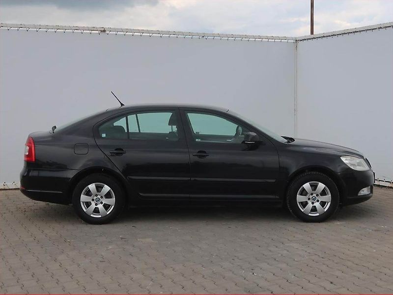 Škoda Octavia (2011) Ambition 1.4 TSI, Serv.kniha - fotka 6 z 13
