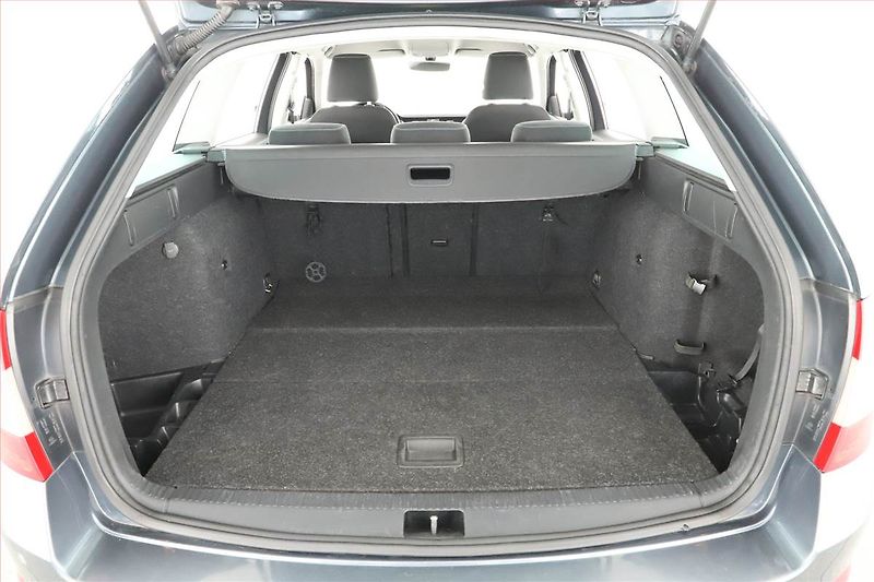 Škoda Octavia (2017) 1.6 TDI, Navi, Xenony - fotka 14 z 15
