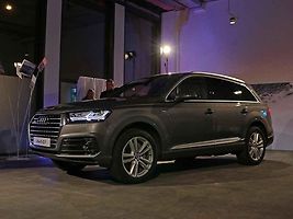 Audi Q7.