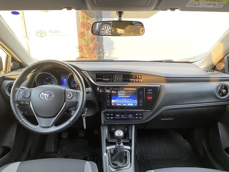 Toyota Auris 1.4D, ČR, Active, manual - fotka 11 z 29