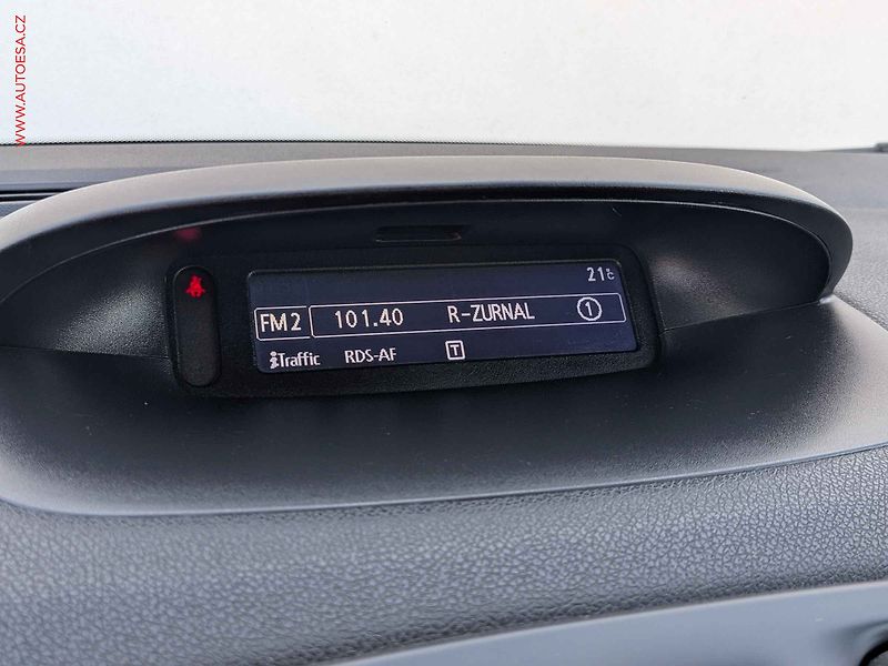 Renault Fluence (2014) 1.6 16V, ČR, AC, TZ - fotka 14 z 16