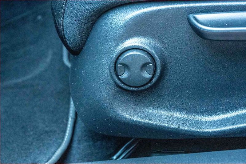 Honda Civic (2017) 1.0 VTEC Turbo, Serv.kniha - fotka 18 z 18