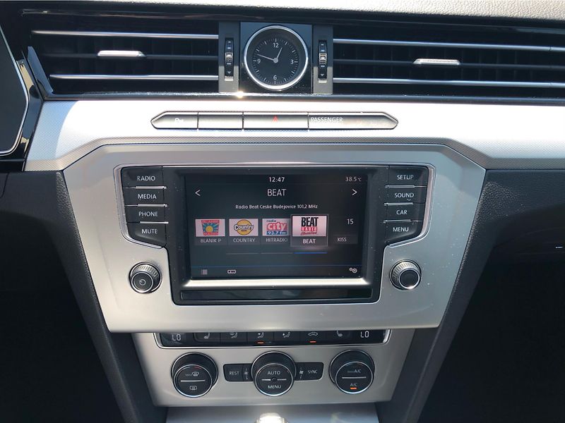 Volkswagen Passat Variant 2,0 TDI DSG - fotka 19 z 28