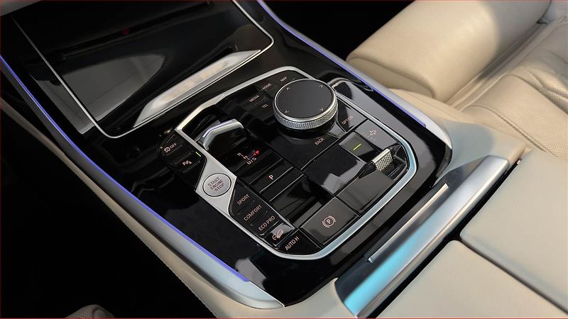 BMW X7 (2023) xDrive40i - fotka 18 z 24