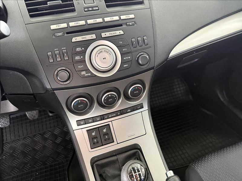 Mazda 3 1,6   77kw VÝHŘEV,RVM,AUT.KLIM - fotka 17 z 19