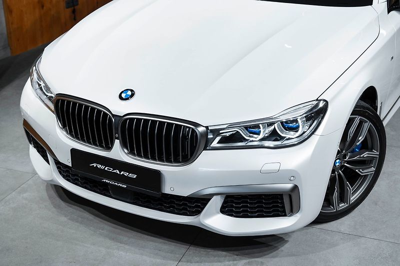 BMW Ostatní Li xDrive - fotka 4 z 32