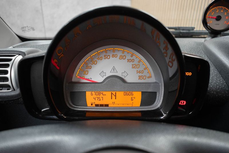 Smart Fortwo 1.0i 52kW *PANORAMA* - fotka 11 z 20